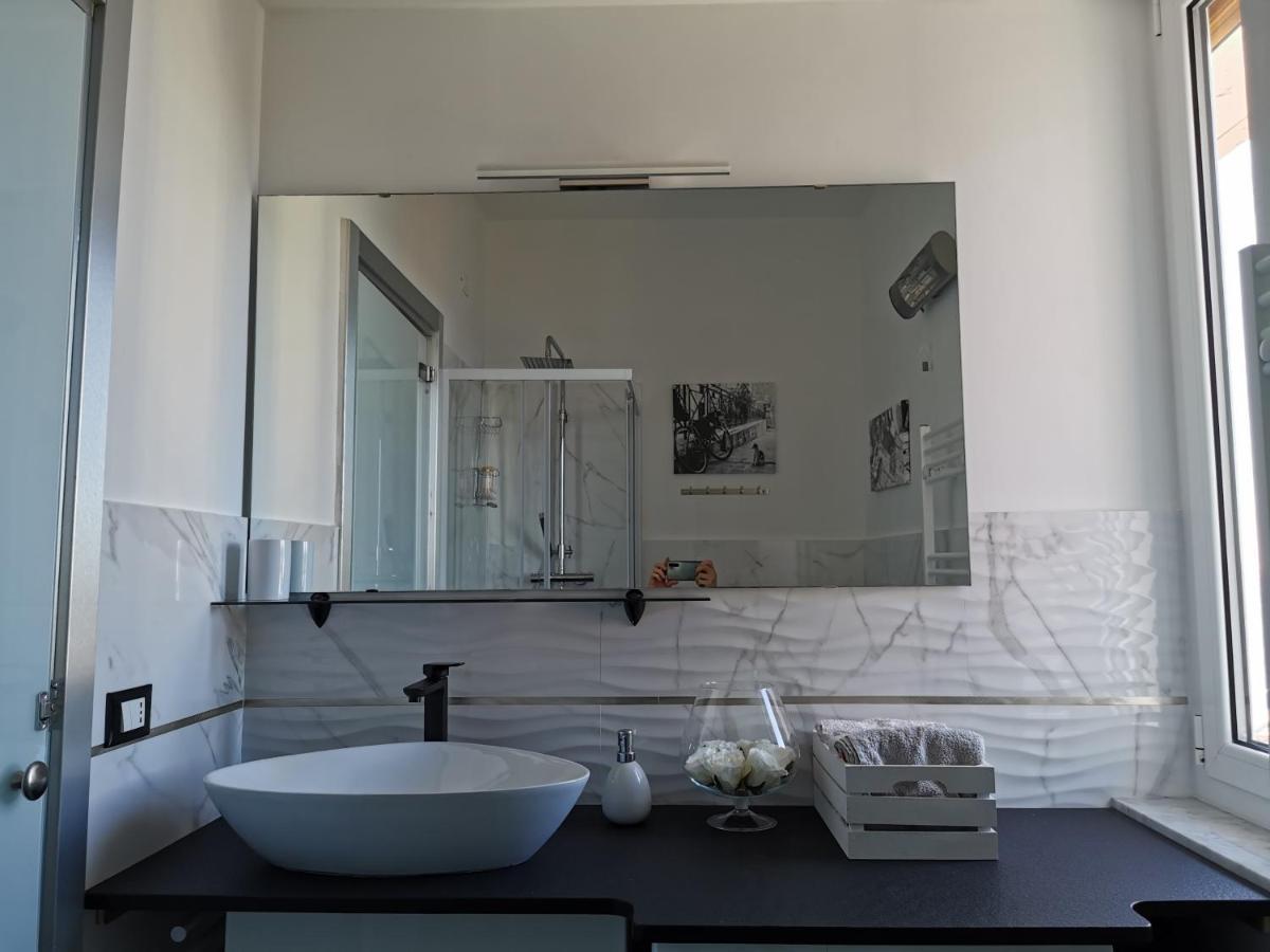 Blue Nest Apartment Genoa Bagian luar foto