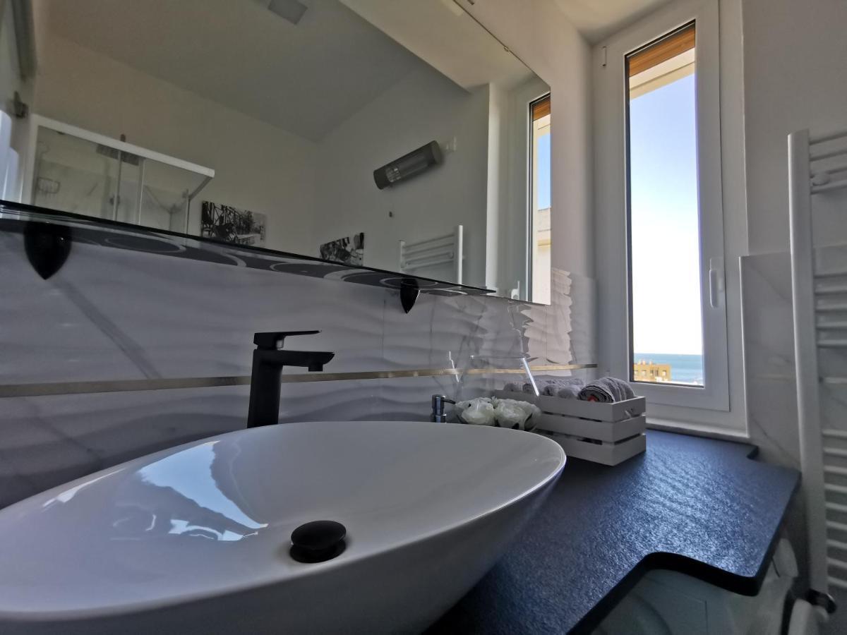 Blue Nest Apartment Genoa Bagian luar foto