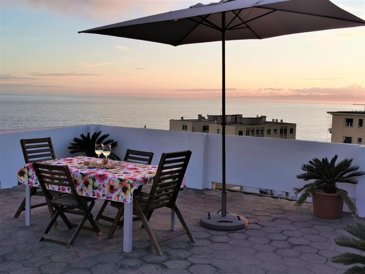 Blue Nest Apartment Genoa Bagian luar foto